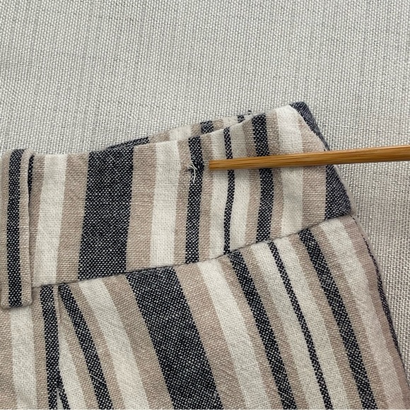 Ann Taylor linen blend striped shorts. Size 12 - Picture 8 of 8